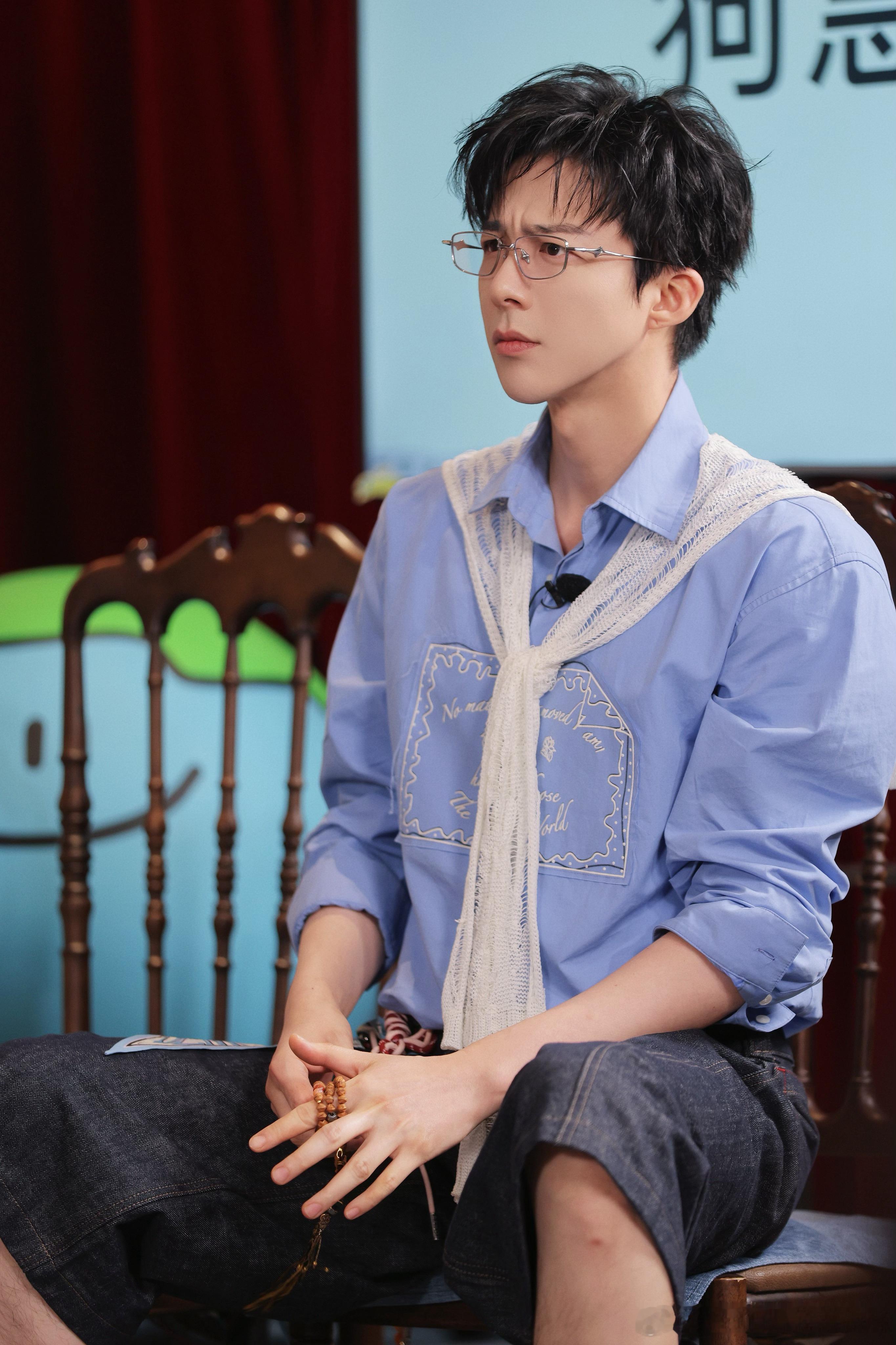 #刘宇宁地球超新鲜##刘宇宁海飞丝品牌代言人##摩登兄弟[超话]# 
@摩登兄弟刘宇宁 
繁星点点，月色温柔，在这静谧时刻，我轻声道晚安。刘宇宁，你是我生活夜幕里最亮的星，每当入眠之际，一想到你，满心皆是诗意与安然。愿梦中能共赴一场与你有关的浪漫星河之约，醒来又是美好的一天。
•.:＊✨・°☆? ​