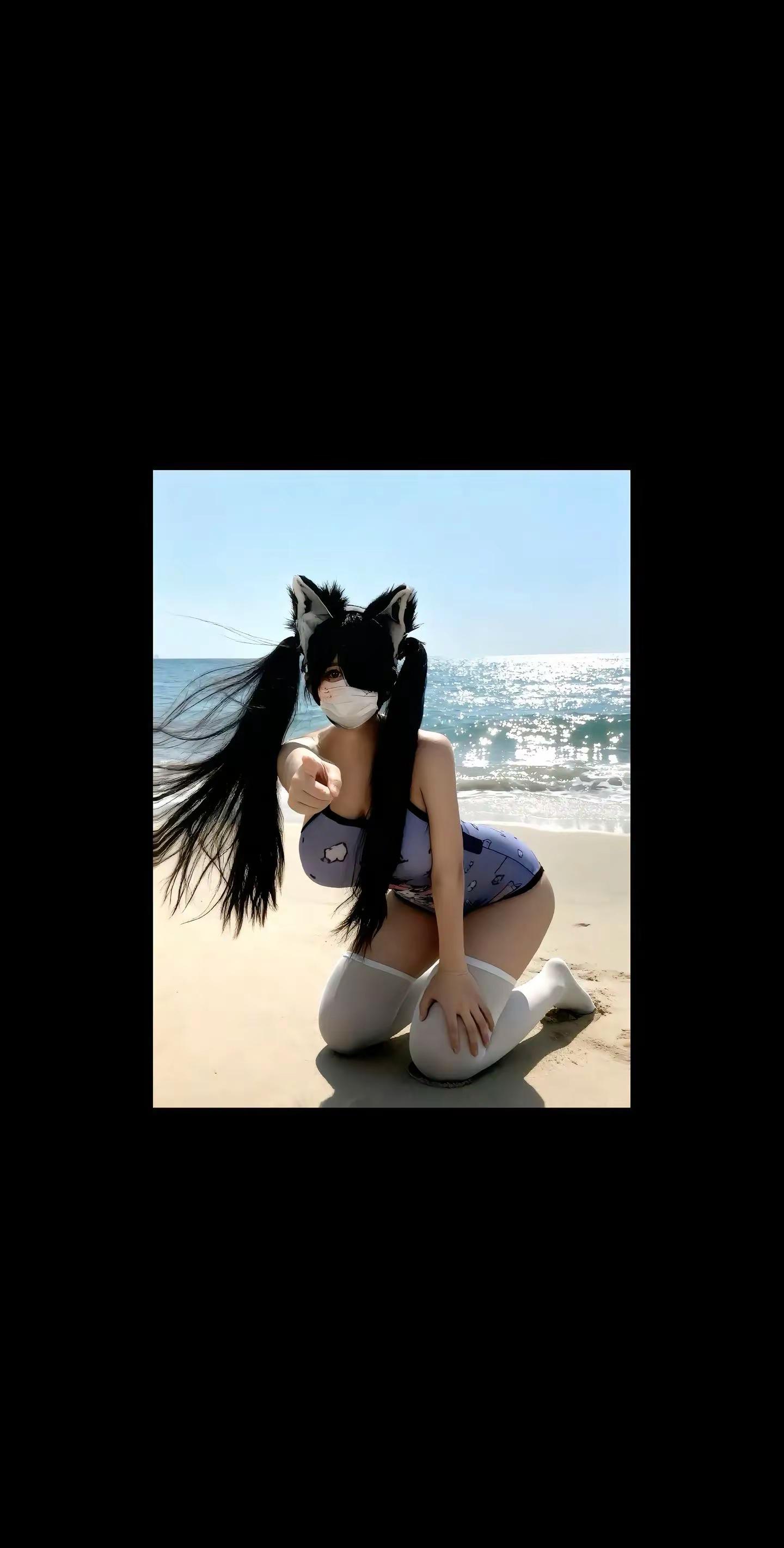 海边沙滩 泳装正常穿搭