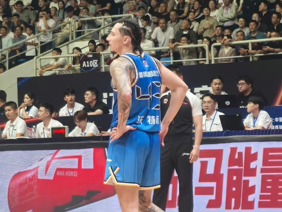 CBA新赛季核心脉络：京沪争锋