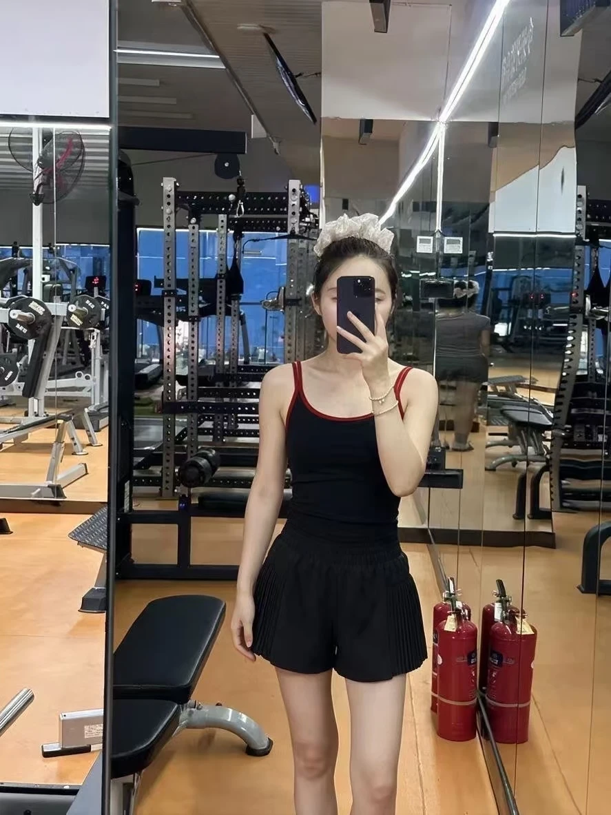 一周五练都在穿的一套，质感绝了🖤