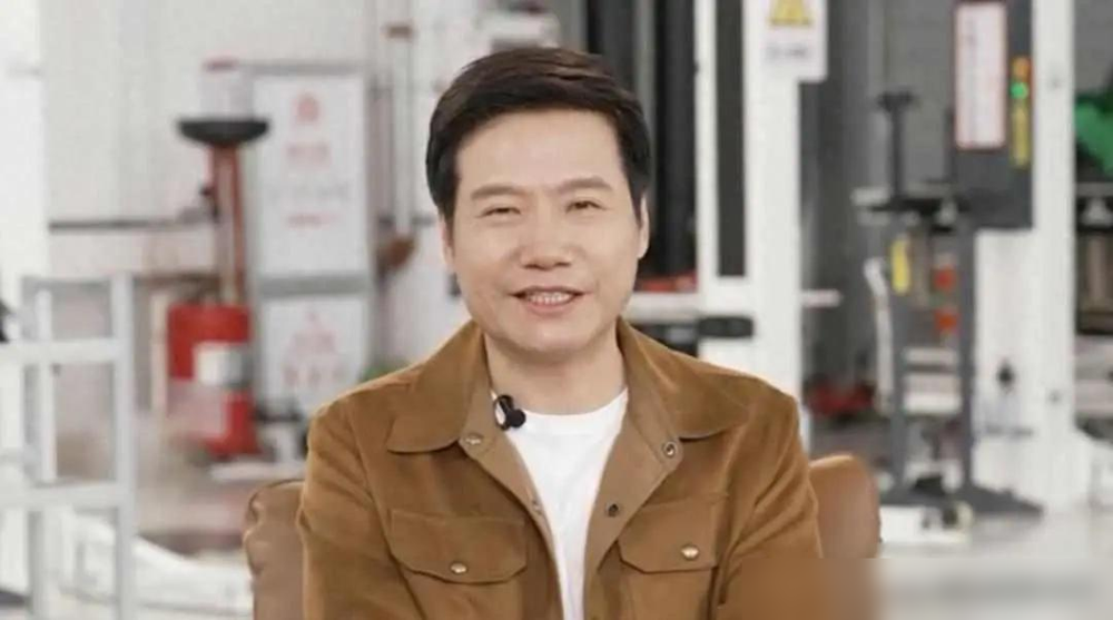 最近小米和争议博主“万能的大熊”的合作风波，闹得挺大。  事情是这样的...