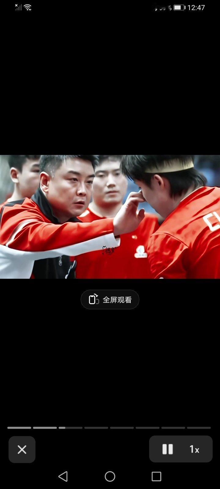 最近，国乒亚运会这个事情，真的有很多网友非常不理智，林诗栋战胜王楚钦，wh看见林诗栋赢了之后，给他了一个亲吻，但是王楚钦输了，却连给他收拾行李提包的人都没有，最后都是自己大包小包的遗憾下场，有很多网友都说林诗栋可以担得起中国乒乓的栋梁，说王楚钦作为国乒的中心领军人物，却没有打过林诗 ​
