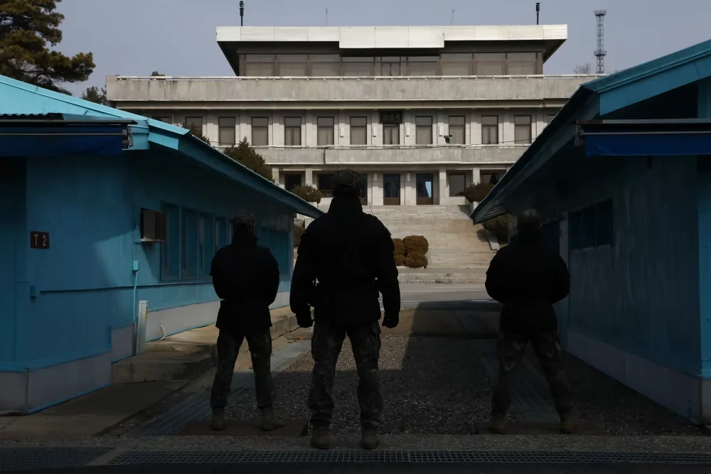 韩国军方：三名韩国士兵在非军事区附近爆炸中受伤
亚太日报 丹玮
韩国联合参谋本部