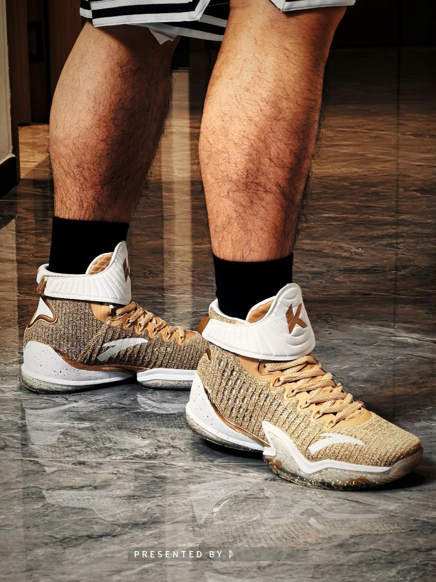 好像上一次分手后就夺冠了，要不期待一下？