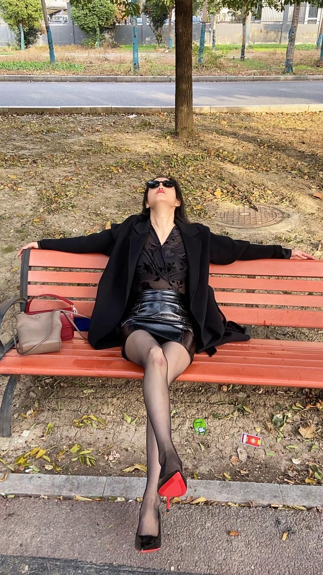 <p>拽姐穿搭 <!--{img:0}--><!--{img:1}--...