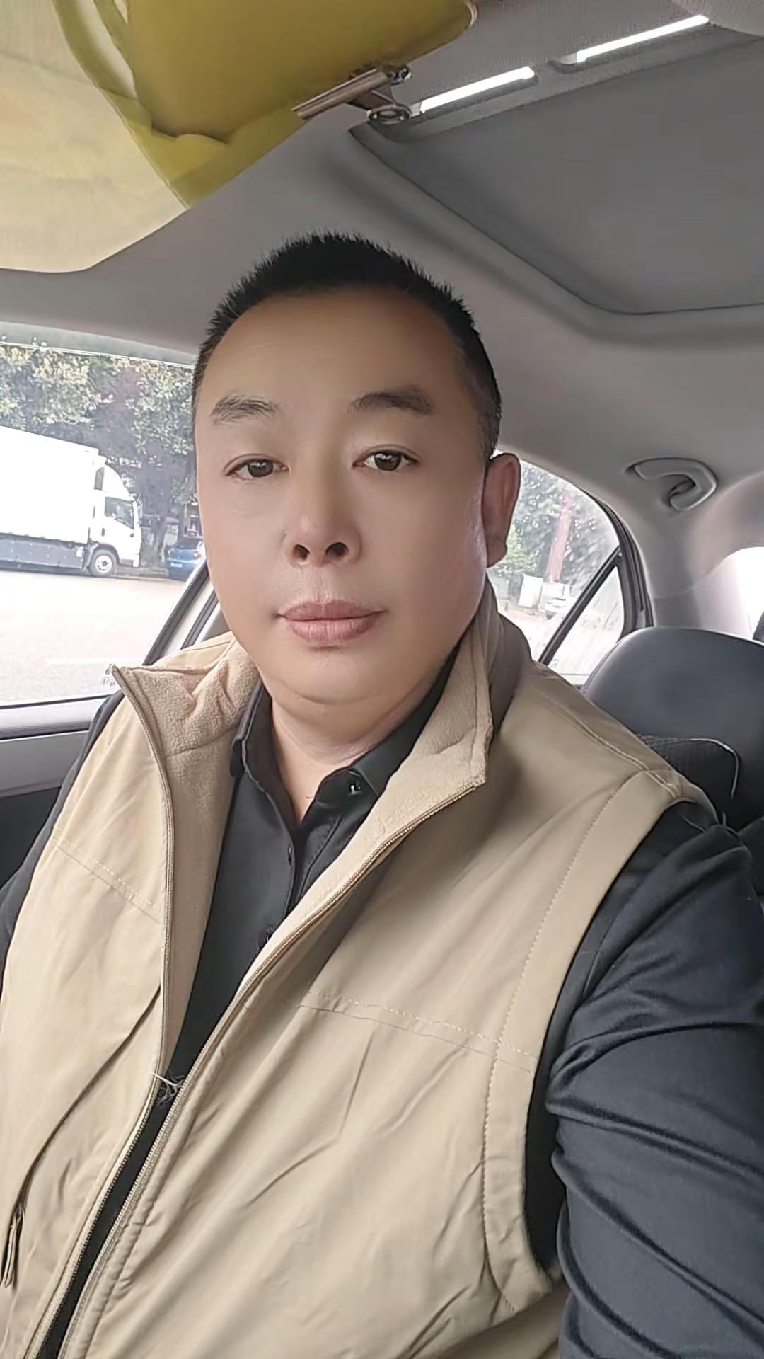 哥老了。歌声还是当年的歌声？可哥也不再是当年的哥。