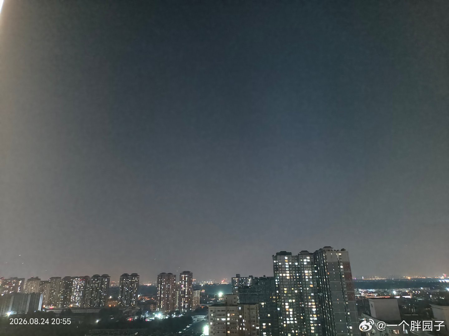 #丁程鑫买满天星和粉丝过情人节#  没有星星✨的夜空 ​