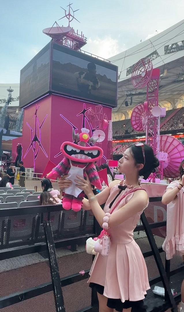 七夕 罗曼城 我们❤️
#小劉的plog日记本##汪苏泷#  ​