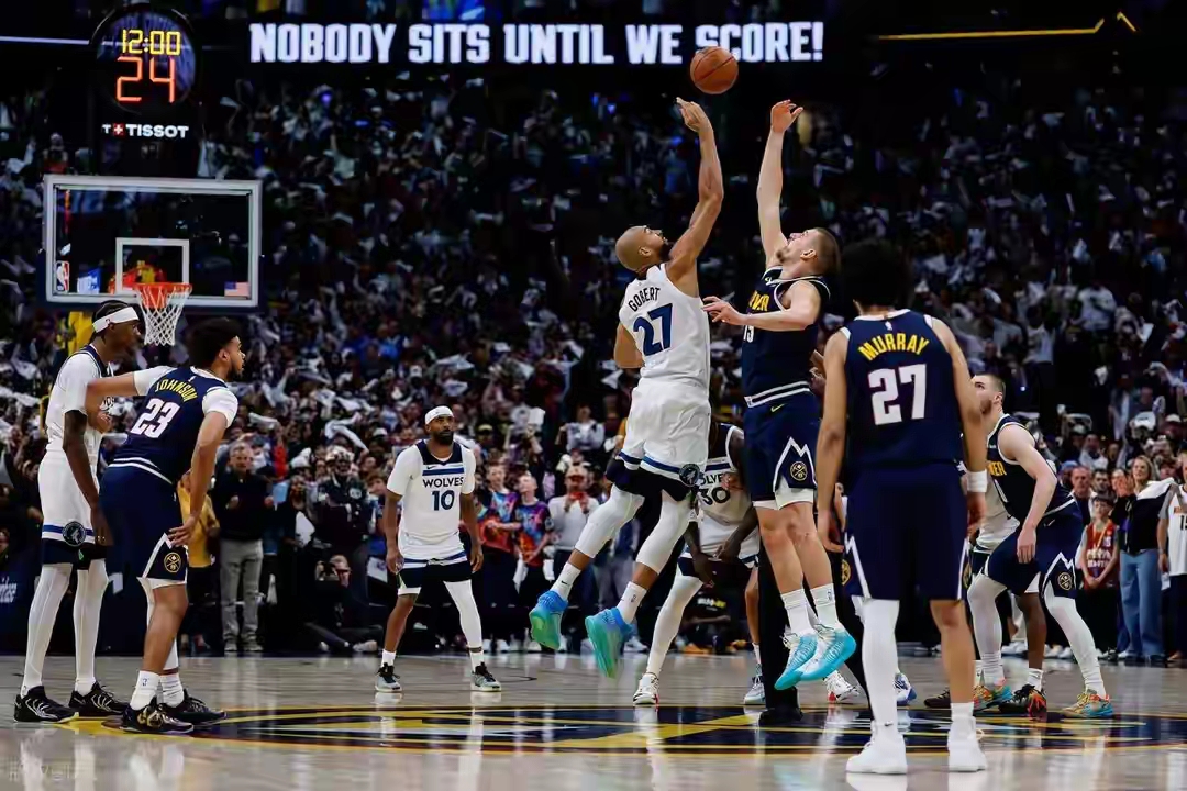 拒绝出局！掘金125-113森林狼扳回一局，约基奇拿三双终于打爆戈贝尔...