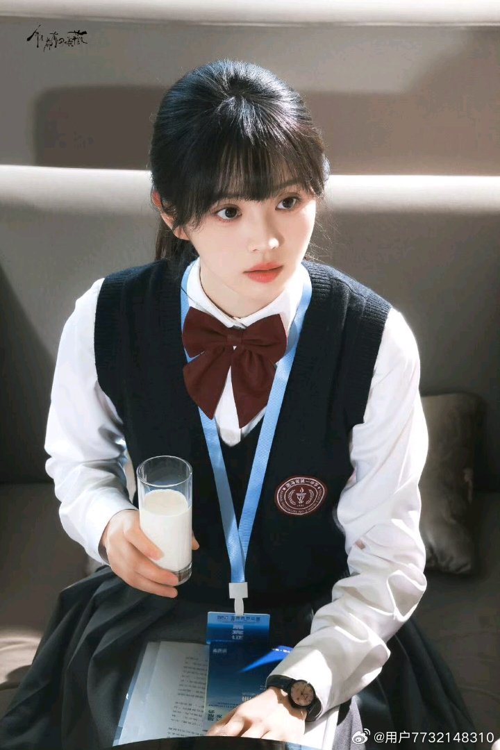 #田曦薇[超话]##田曦薇天才女友# 
给薇薇的一封信
亲爱的薇薇：我喜欢你不是因为你的样貌 你的名气 而是因为你的性格 还有你对厨师长的爱 你的一颦一笑都会牵动着我们 最后答应我天天开心好吗[心] ​