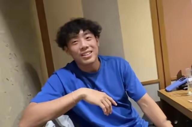 传闻落地！黄泽林直播亲口承认分手，放下感情全力奔赴赛场
 
之前网上闹得沸沸扬扬的分手传言，终于得到当事人亲口证实。10月14日，香港网球选手黄泽林做客网络直播，被主持人当面问到和陈康堤的感情状态，他没有躲闪回避，坦然承认两人已经分开。
 
这段当初被不少人看好的文体恋情，从公开到结束只有短短半年。