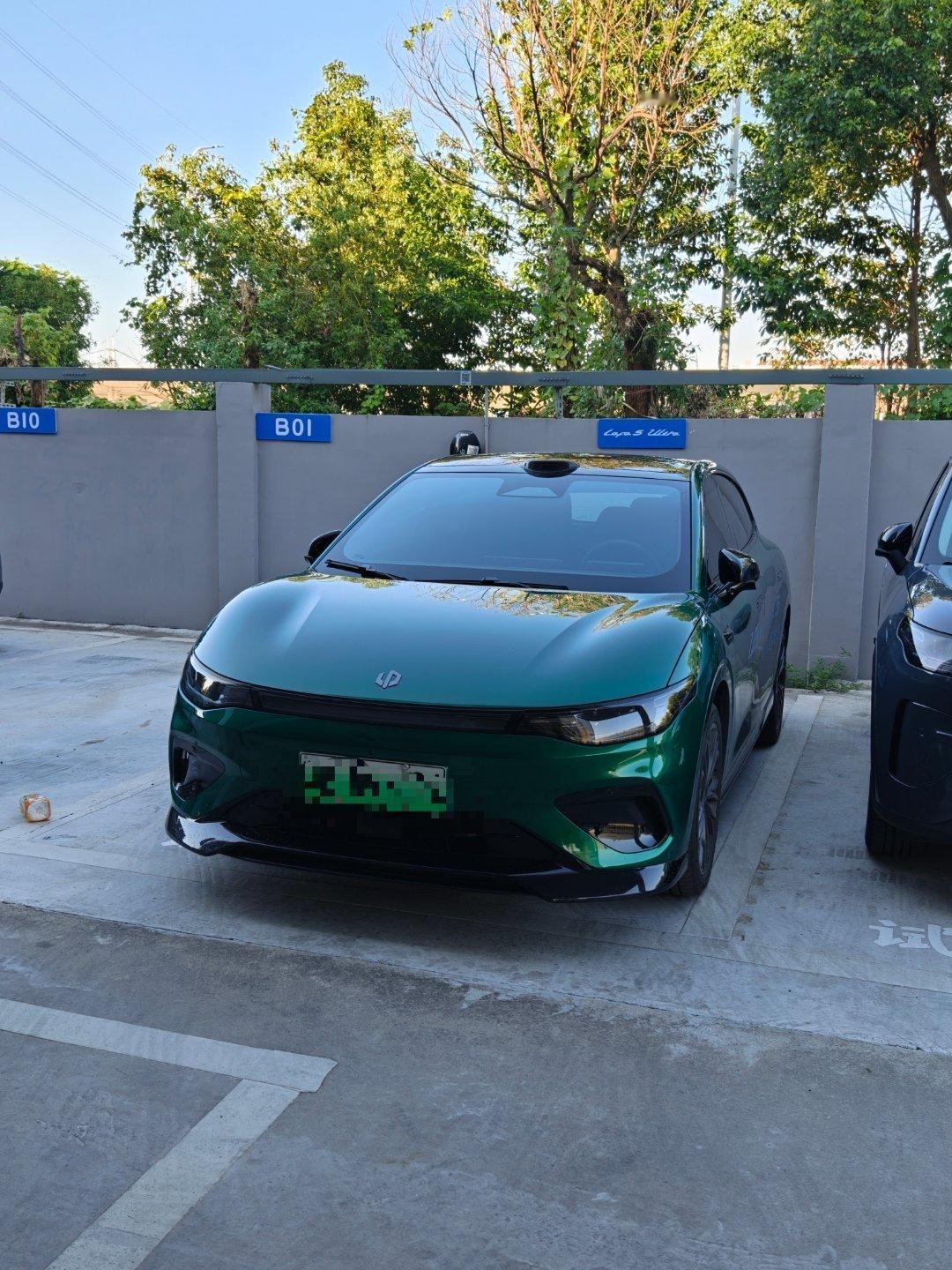 #zhudi新能源分享# 

今日份体验：零跑lafa5 ultra

OK，非常一般，ultra都这样，那我租普通lafa5就没必要了，省了个两三百块钱请基友吃顿饭得了。 ​