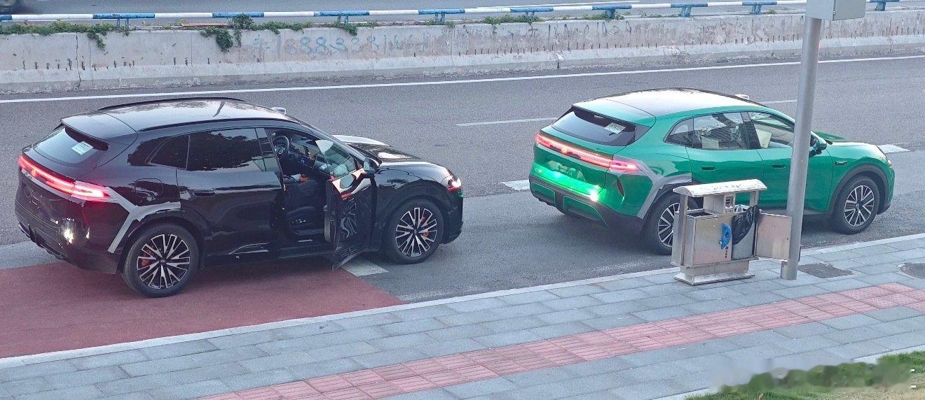 启源Q06黑色和绿色那个看着更帅？#长安汽车# ​