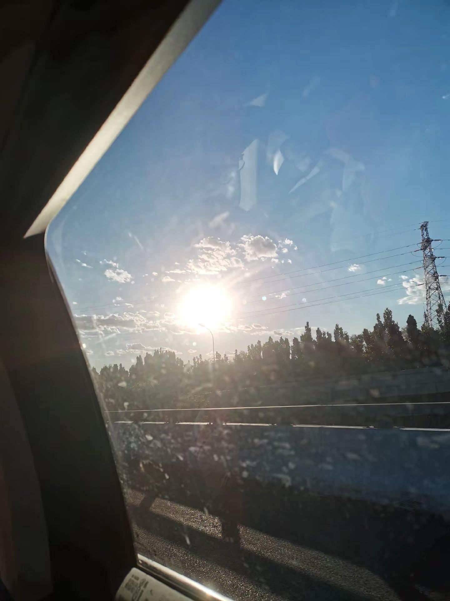 智驾现状 新能源跑高速 小鹏p7在路上 高速新能源汽车 问界m7驾驶体验