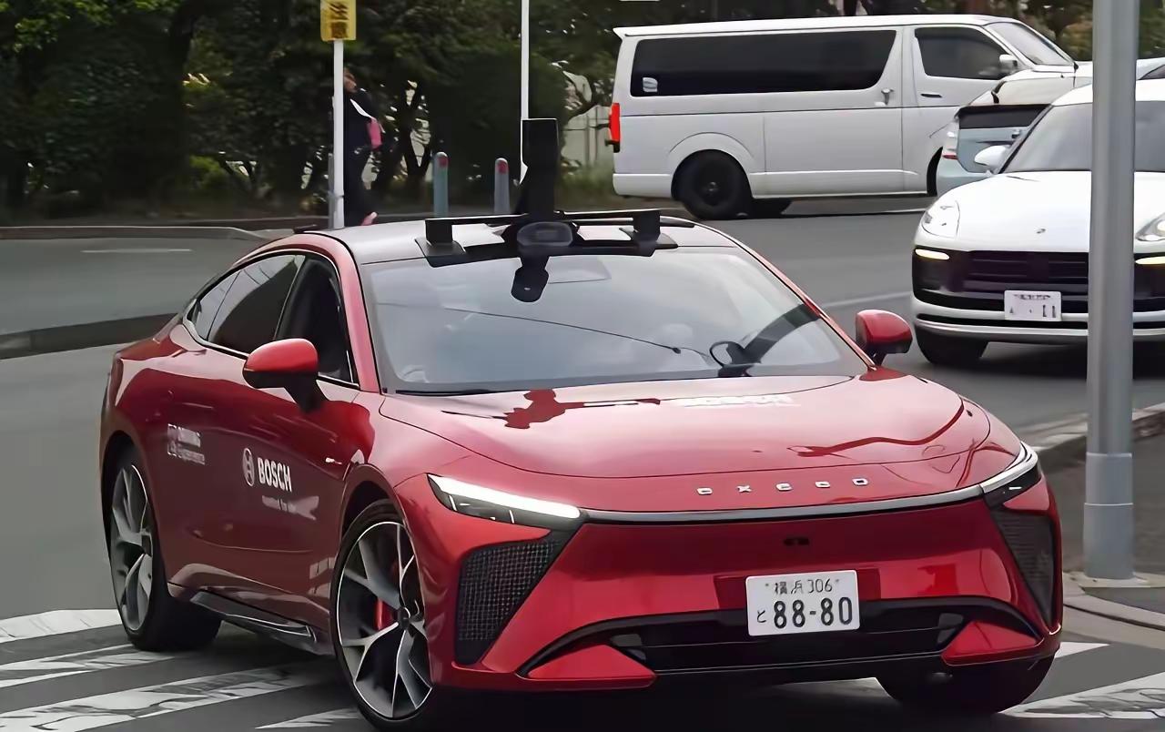 国内16.99万，日本街头已经被拍到！星途ES这波反向输出，日本人看懂了吗？挂博世LOGO在日本横滨测试，星途ES这是要去“教日本人造电车”？星途和Ta的朋友们