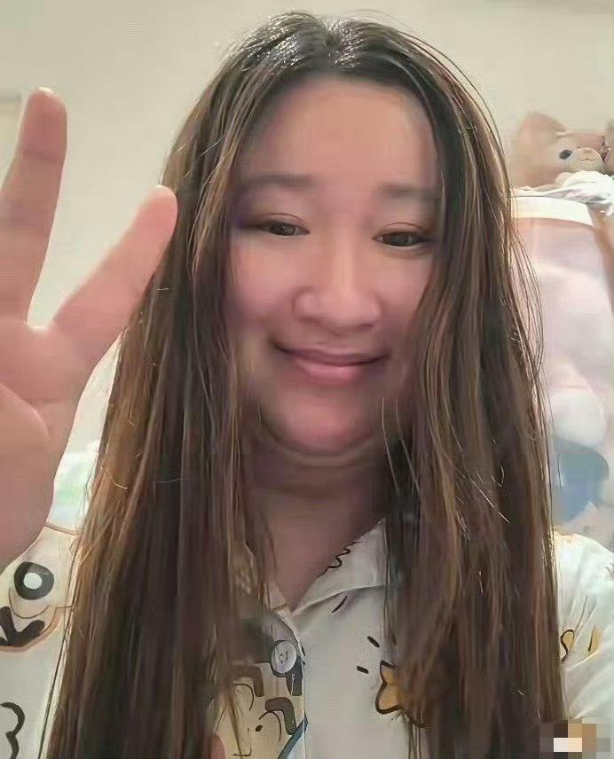 锤娜丽莎真的是减肥越减越好看的代表了 ​