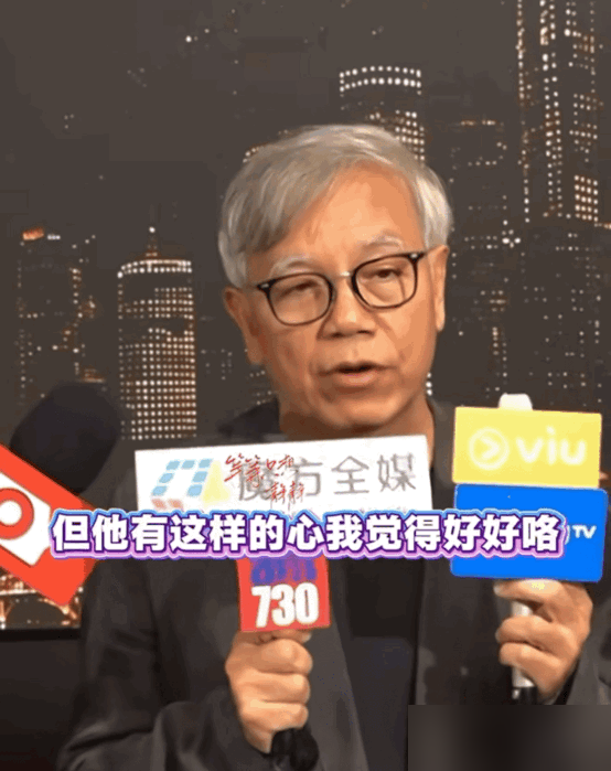 吴孟达走后，周星驰彻底变了！
田启文最新受访证实，周星驰自费宴请《少林足球》时期的老兄弟聚餐，挨个关心大家健康和工作，真答应帮着解决问题，不是场面客套。
外界骂了他几十年孤寒、不合群，传了十几年他和达哥不和。达哥走后，他主动找这帮老伙计联络，田启文直言他整个人醒了。他自己也说，最后悔没亲口对达哥
