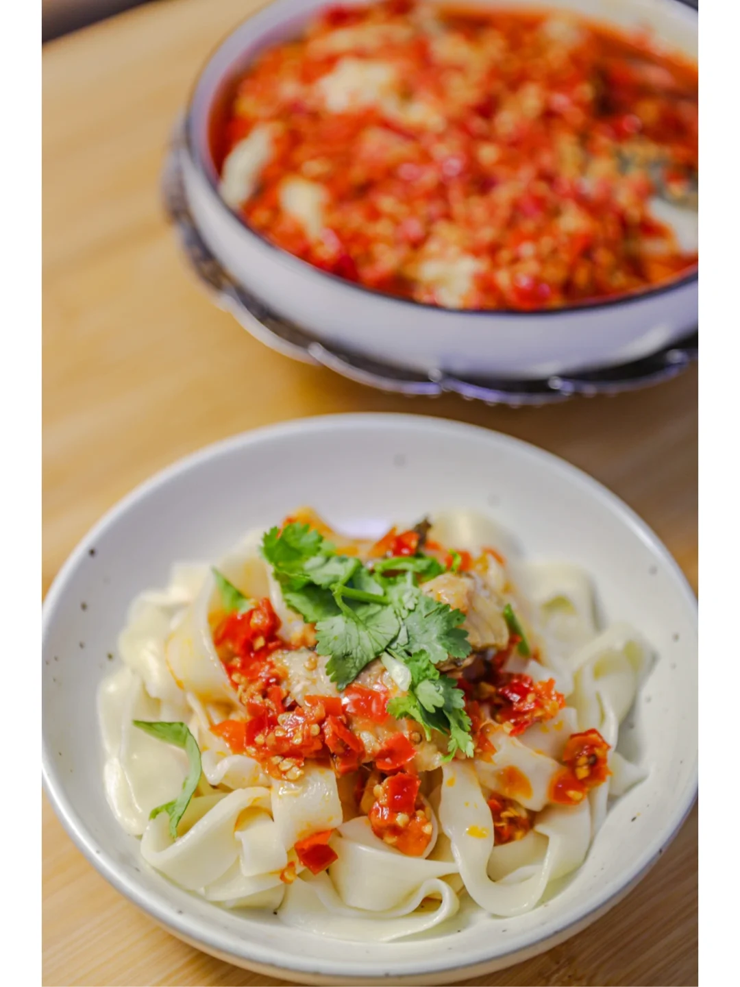 坚持做1000种面不重样（121）剁椒鱼片拌扯面