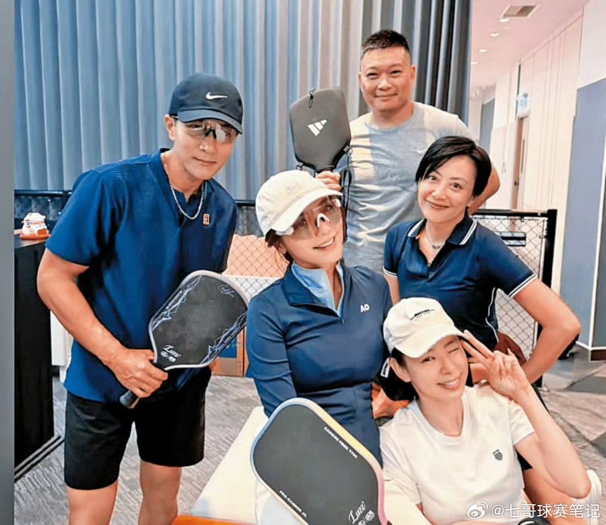 #刘恺威黎纪君承认恋情# 
新恋情坐实！52岁刘恺威认爱32岁黎纪君，两人因匹克球结缘，秘恋两个月，被拍到牵手约会后选择大方官宣，这份坦荡也是很难得啦。 ​