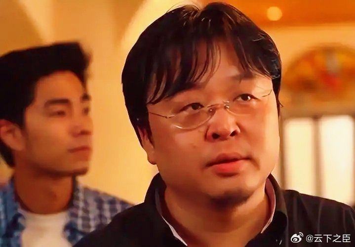 从西贝、野人先生、到钟薛高；从一众电视机厂商（海信、创维、小米、华为、长虹）到充电器厂商（曾吐槽150W充电器实际功率20W出头）！罗永浩简直就是食品消费界和数码科技界的“巴尔干半岛”！[嘻嘻][嘻嘻][嘻嘻][嘻嘻][嘻嘻]#西贝 公关#  ​
