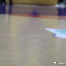 CBA常规赛，上海客场105-92击败北控，拿下两连胜。张镇麟砍下28分多次上演暴扣，麦基17分6篮板4盖帽，古德温20分14助攻；北控廖三宁轰下34分5篮板4助攻，刷新个人生涯纪录。
上半场双方胶着，下半场上海发力拉开分差，北控追分无果。本场沈梓捷篮板总数超越张兆旭，升至CBA历史篮板榜第26位。 ​