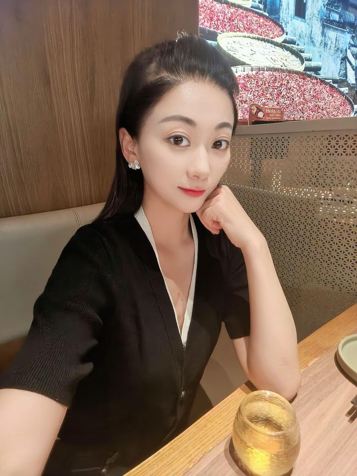 听任贤齐，歌声温柔却自带力量🫰再见青春，和年少的自己好好告个别。世间万般，陪伴最长情，坚守最动人。菜花抖🥦