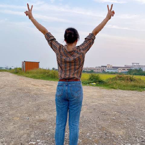 追光的小燕燕