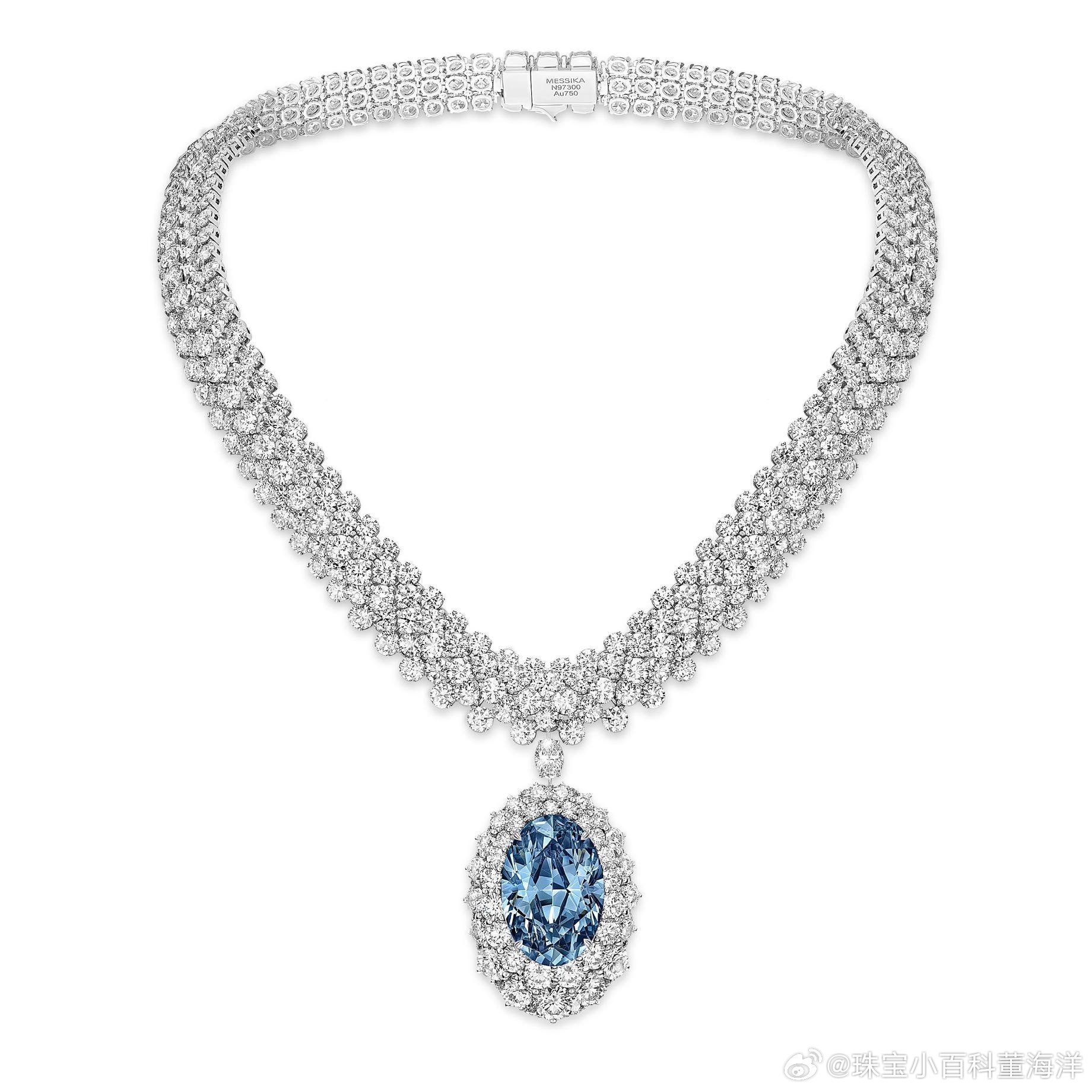 Messika 新一季高级珠宝系列“Terres de Contrastes 对比之境”，设计灵感来自非洲南部博茨瓦纳的壮丽景观。小百科说：比同样号称高级珠宝设计灵感来自非洲的戴比尔斯强。[吃瓜] ​​​