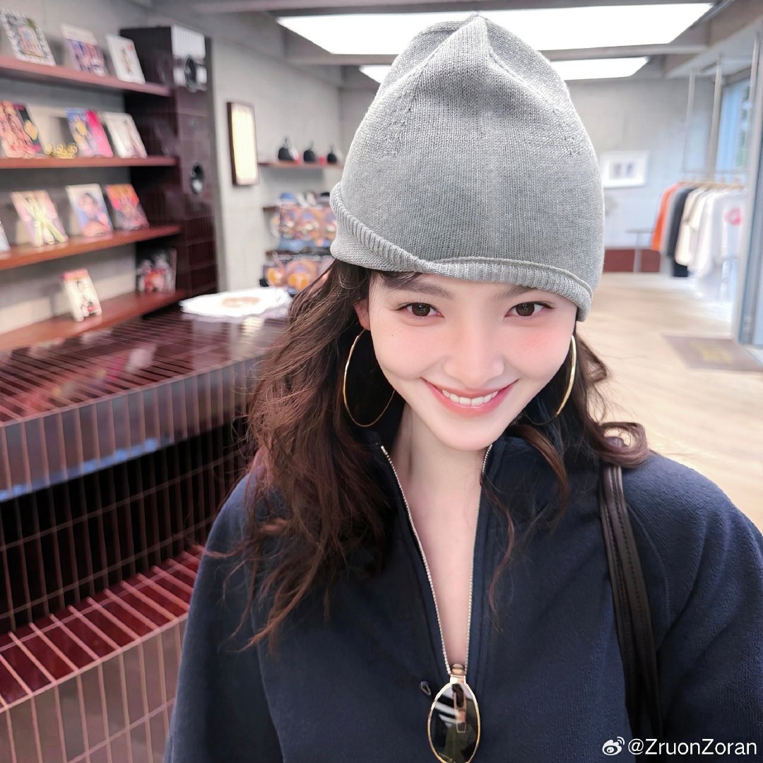 #章若楠[超话]# zrn#章若楠雨霖铃#zrn#章若楠霍玲珑#

 好好生活,慢慢爱你;不早不晚,刚好是你。

​