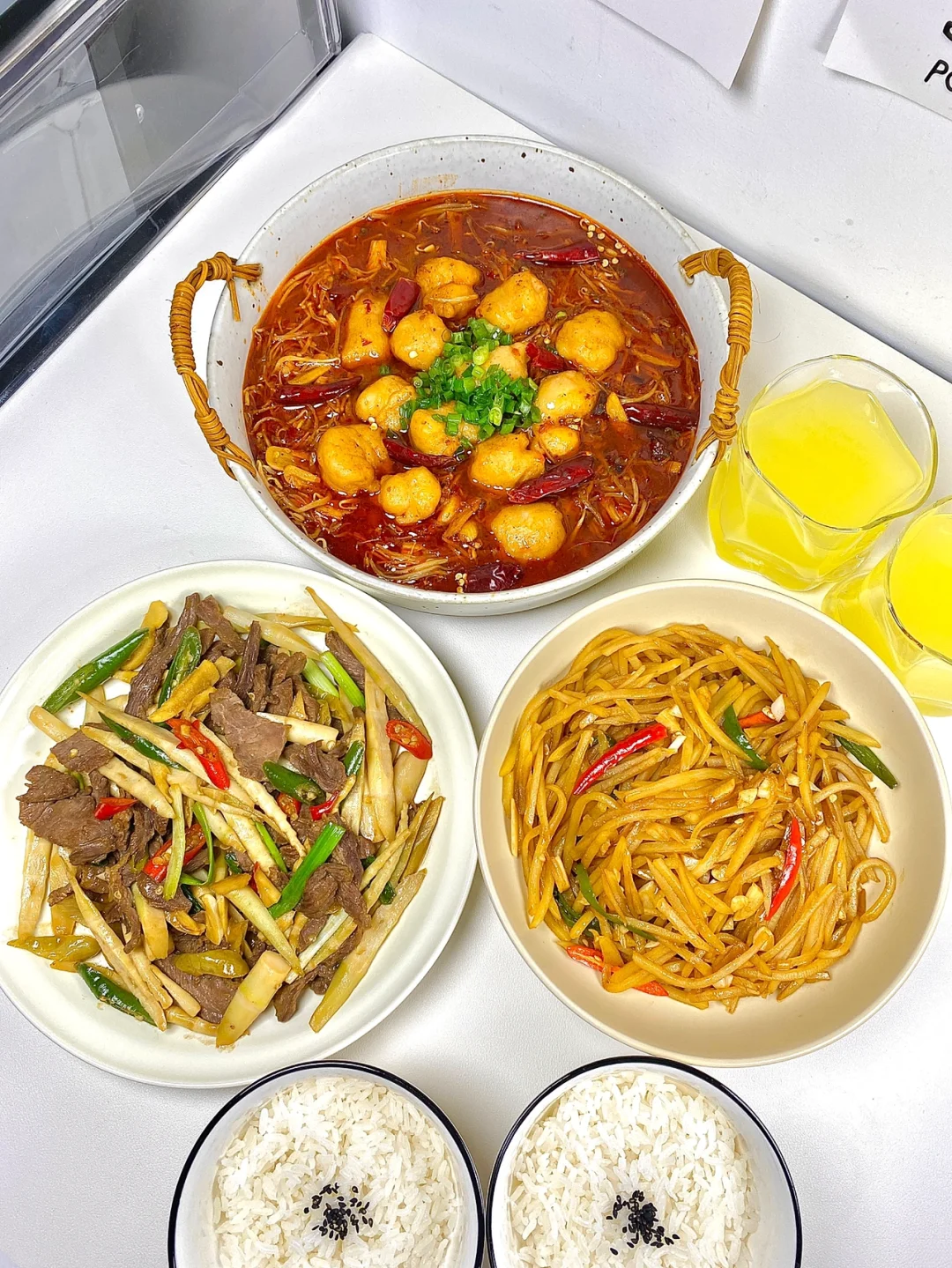 二人食｜没人能拒绝的🌶️麻辣水煮虾滑❗️下饭