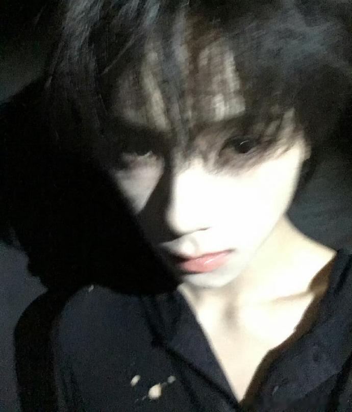 王橹杰穆祉丞，同款手机引热议