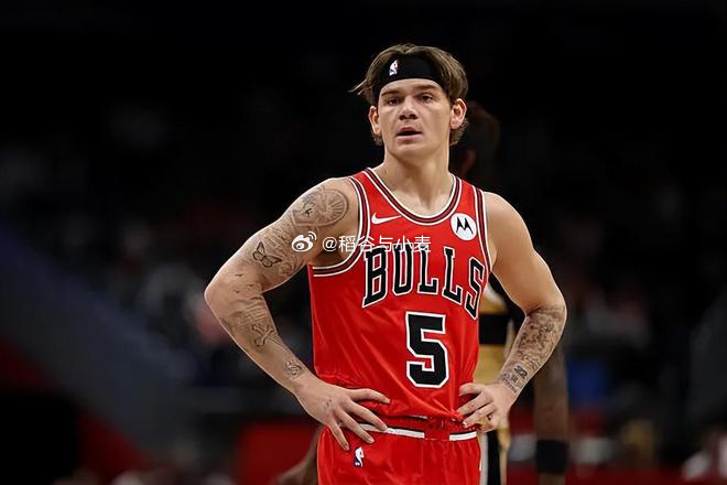 根据记者Chema De Lucas的消息，前NBA球员迈克·麦克朗...