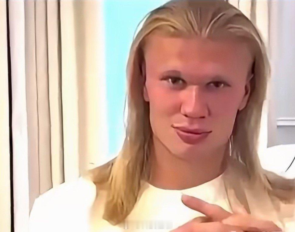 #哈兰德英超#
运气好的时候别轻易剪头发💇‍♂️哈哈哈哈
剪完……都不在状态 ​