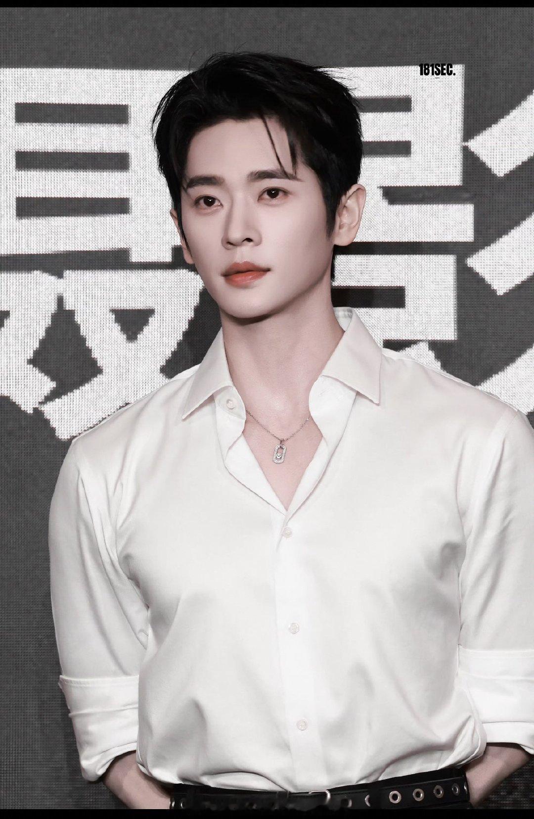 🥝爱奇艺《第二十八年春》
主演：丞磊 
导演：初的见

剧情简介：心理咨询师于好，专业治愈别人，却治不好一个陆怀征——她以为这是职场渡劫，他以为这是恋爱开局。谁也没想到，这场错位暗恋，迟来了整整十二年…… ​