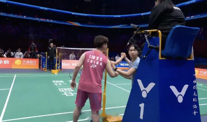 李怡婧/罗徐敏🇨🇳 8-5 🇨🇳刘圣书/谭宁（退赛） ​​​