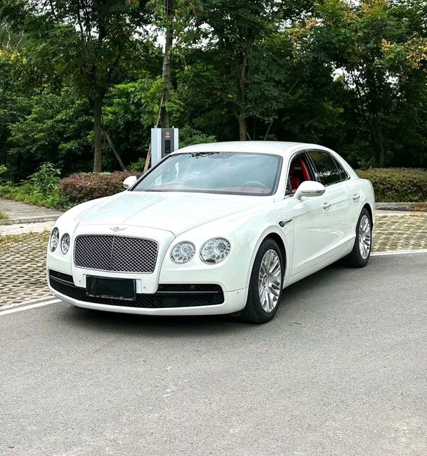 老头直售！17年宾利 飞驰 V8 S 4.0T 标准版