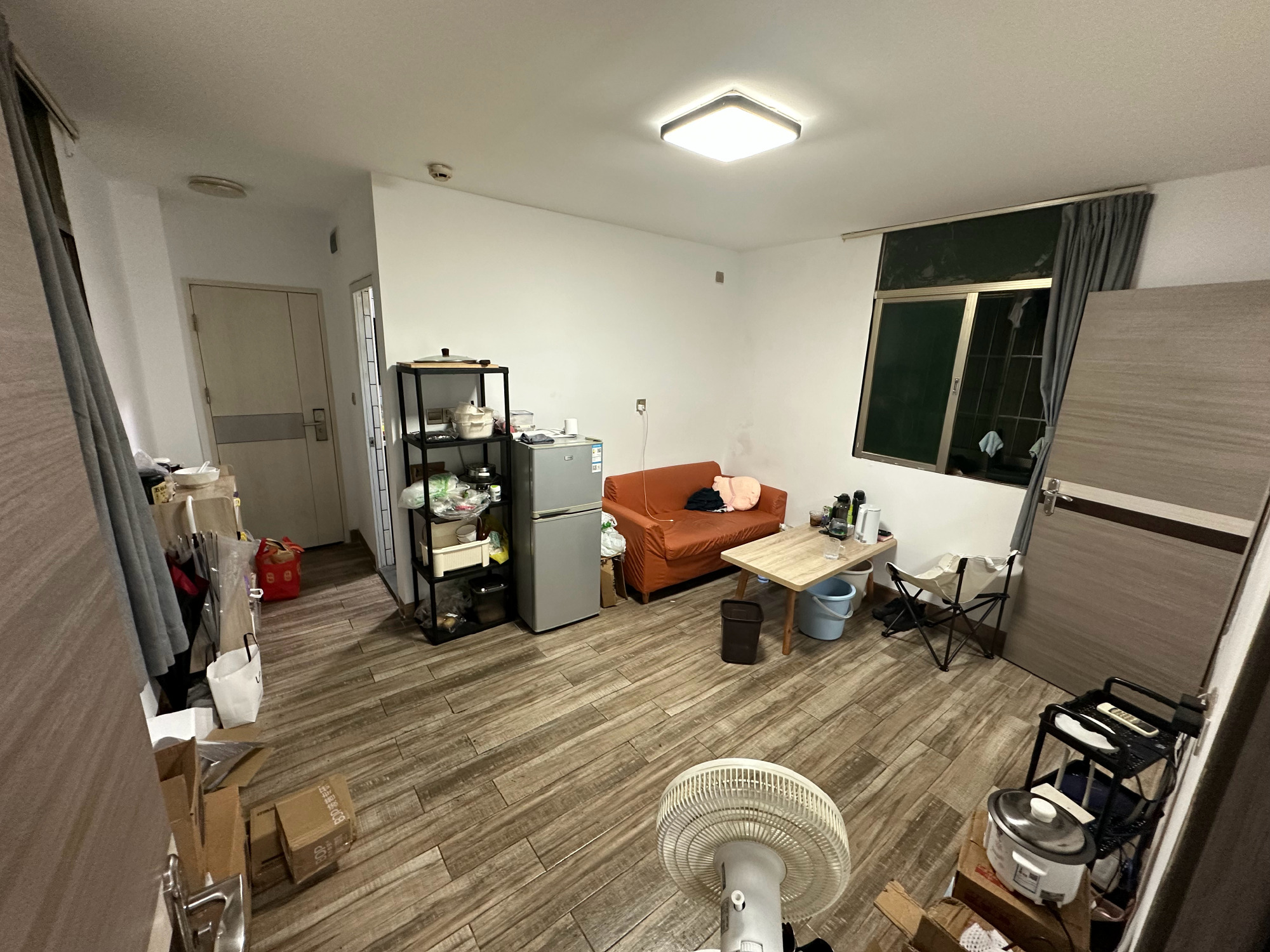 固戍转租（个人身体原因离开深圳）位置：固戍沙湾村172号房间：楼梯房三...