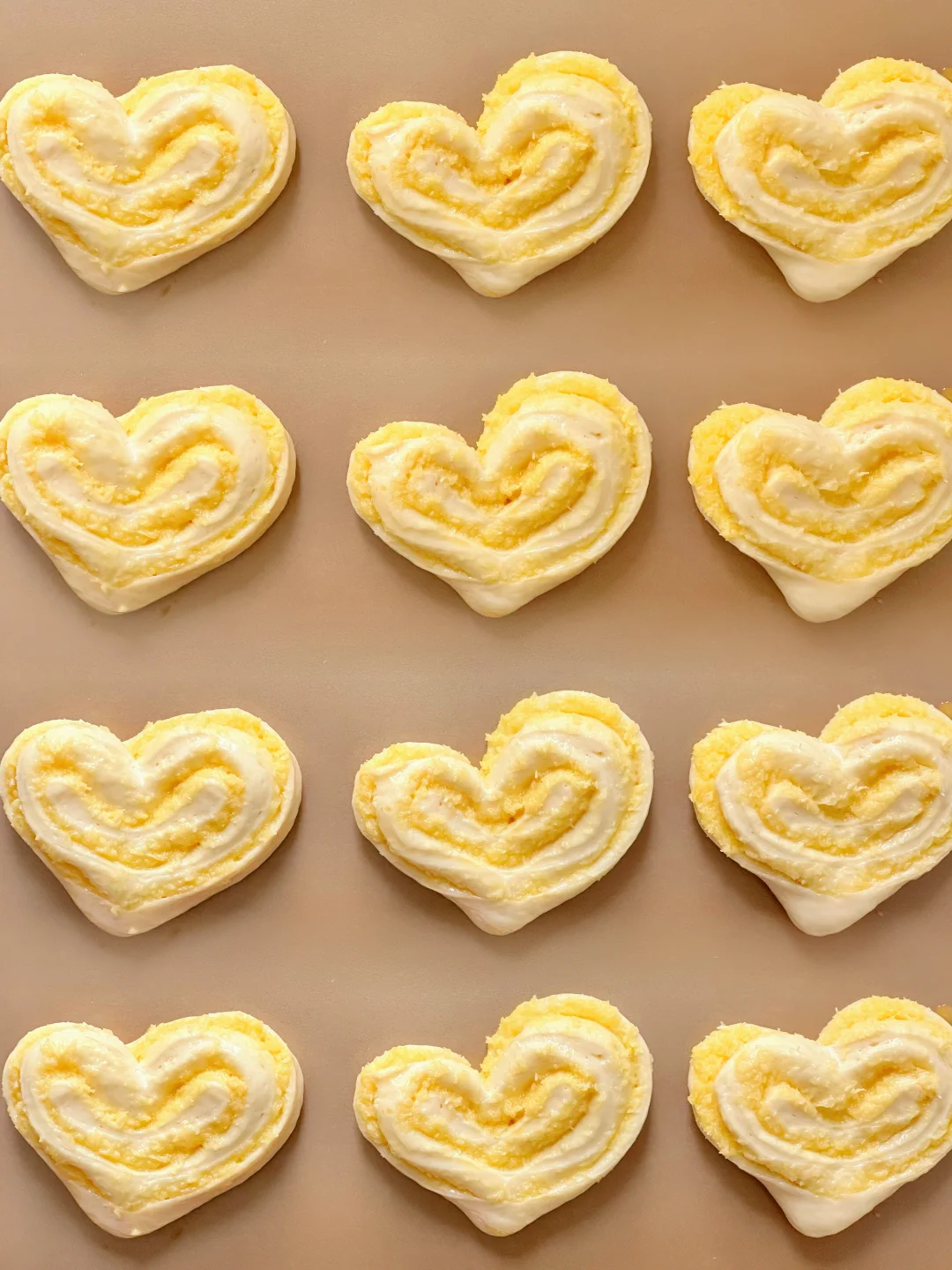 椰香满满～椰蓉爱心面包‼️松软香甜、满屋飘香