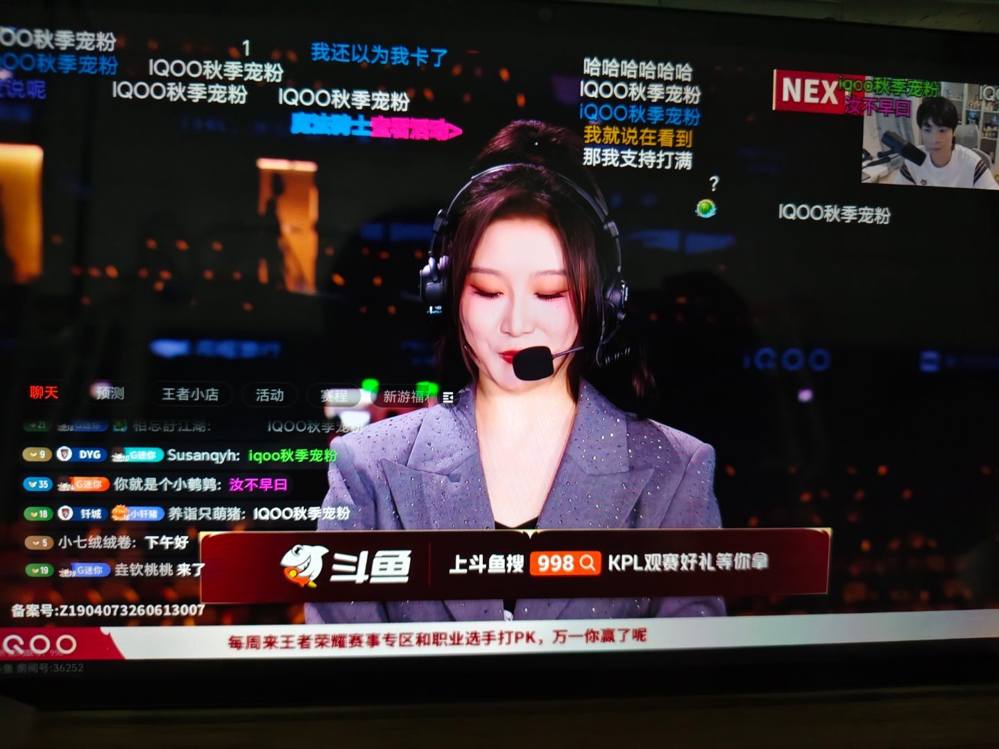 #郭家毅gemini[超话]# 家人们，左下角的聊天区怎么关啊 ​