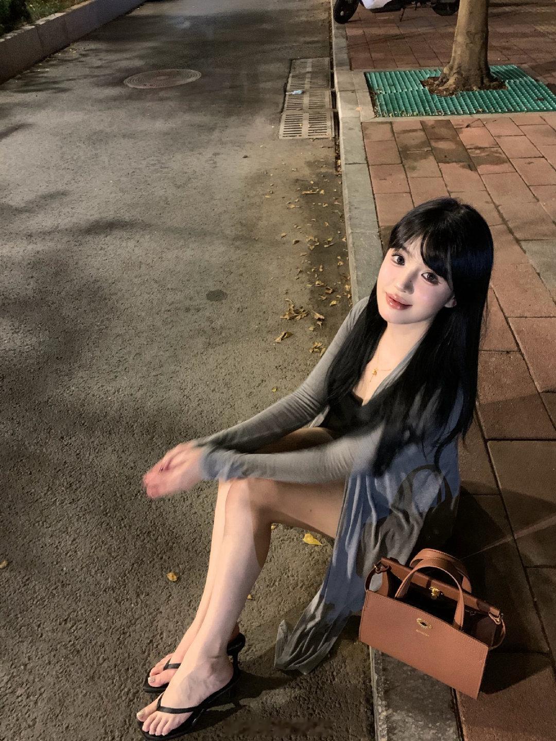 女孩 我保证你是天使🌊🏖️

#十一出片打卡##十一接力打卡# ​
