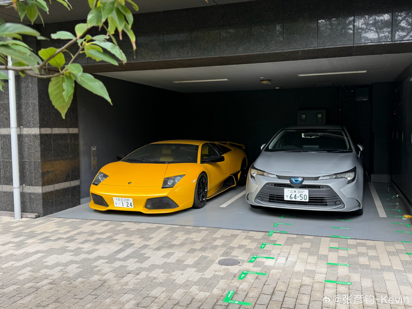 大蝙蝠！还是老牌，好的设计不会随时间消逝。#凯文聊车# ​