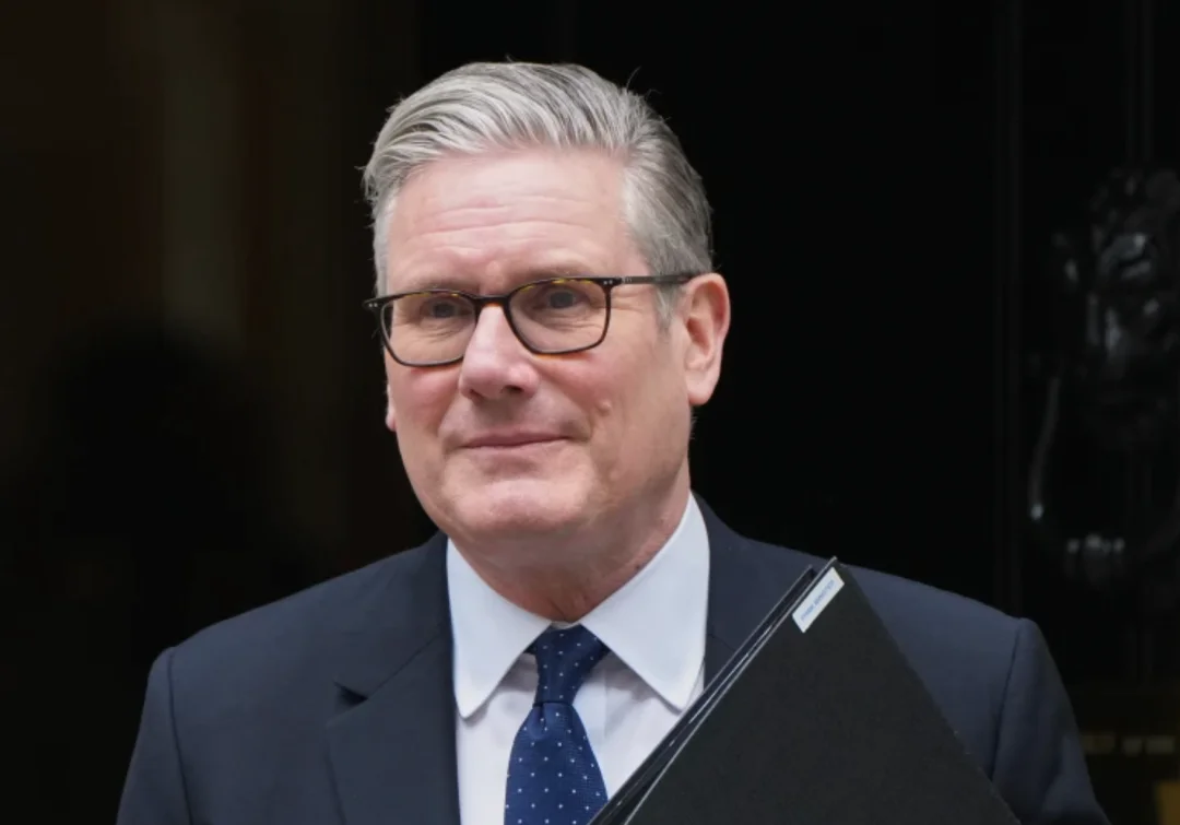 英国首相：这是个错误