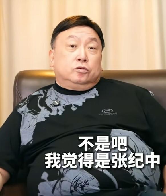 网友:黄晓明的贵人是不是周润发？

王晶:不是吧，我觉得是张纪中！当年的《神雕侠侣》有两个出品人，一个是马中骏，一个是铁佛。

马中骏就偏向张纪中的黄晓明、刘亦菲，铁佛就想谢霆锋跟周迅，周迅都答应了，只是谢霆锋英皇只给他40天，张纪中说拍不了，铁佛就很想用谢霆锋，他看过我刚拍完的《小鱼儿与花无缺》于