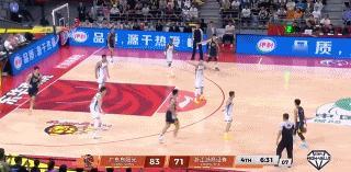 就问你，徐杰的助攻精不精彩[灵光一闪]  时间只剩五秒 又是刀山球，又...