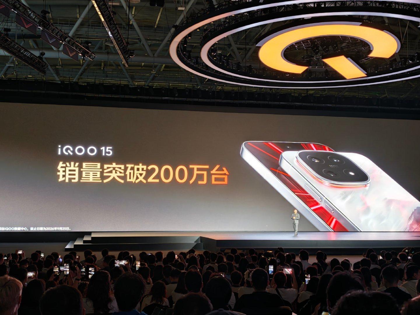 iQOO 15销量突破200万台[老师好]。是4k-6K价位段，安卓销量第一。
#iQOO16# ​