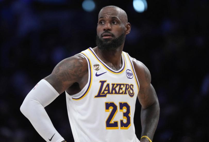 NBA｜自由球员抉择前夕，詹姆斯发声致谢湖人，未透露职业生涯下一站去向...