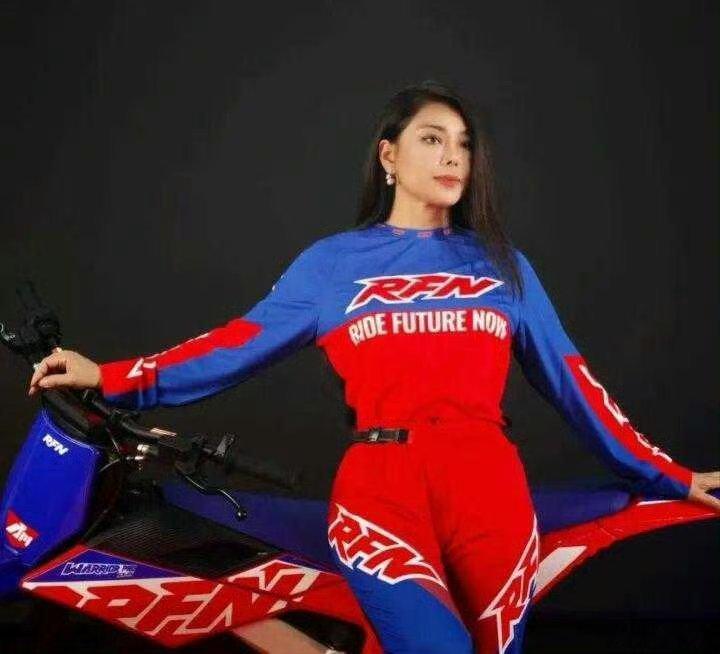 #张雪当年的漂亮浙江老板娘要IPO了#像印度人的感觉呢 ​