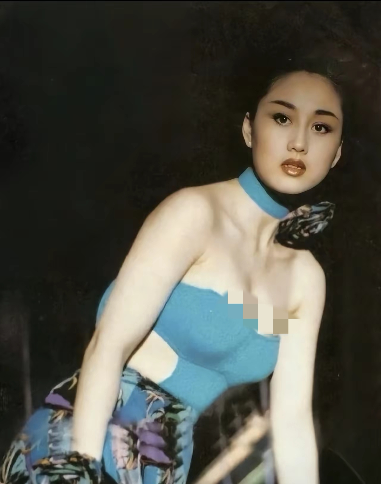 利智真的好漂亮!浑身散发着一股魅力，一双迷人的大眼睛，身材窈窕，气质杠...