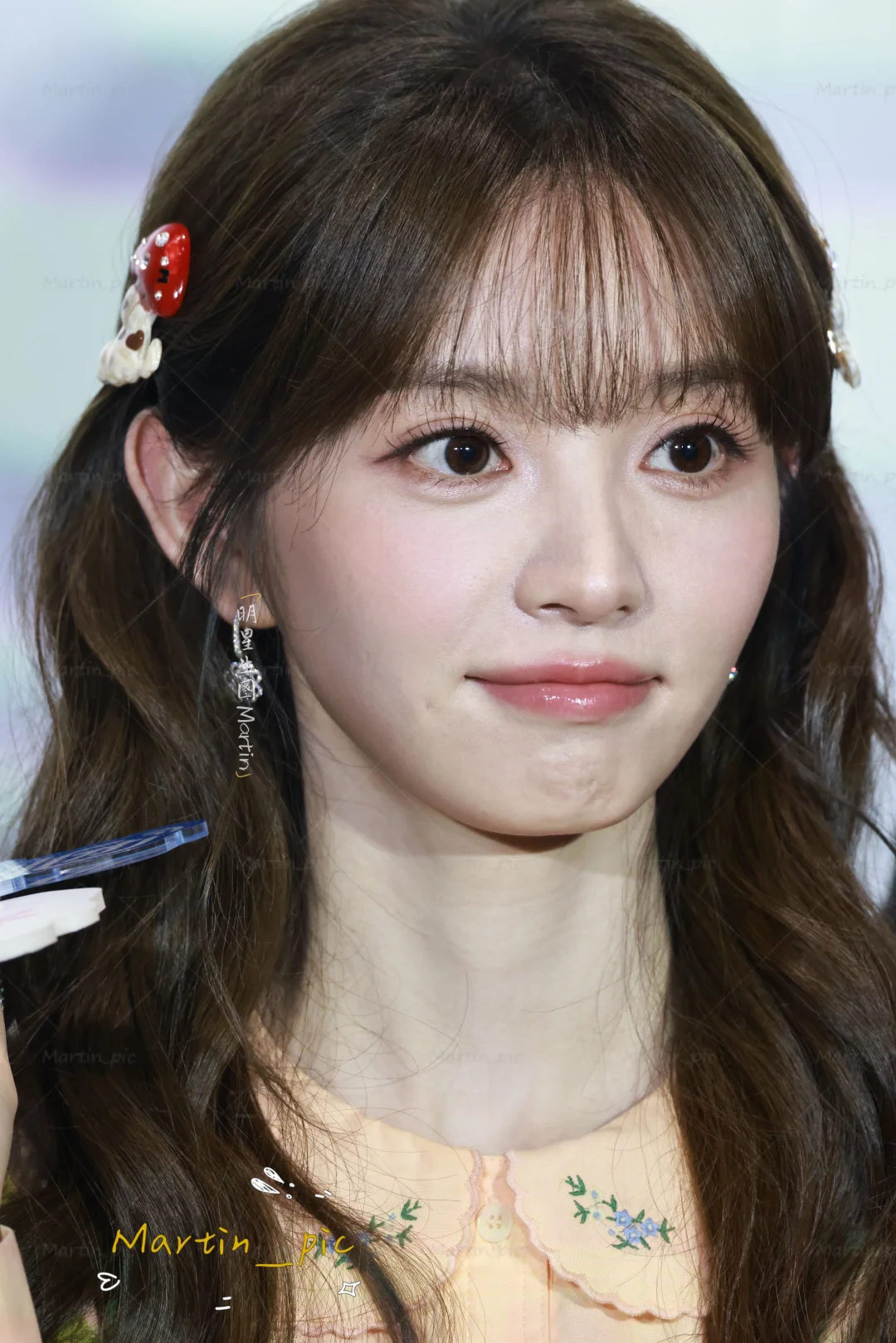 天才女友田曦薇生图颜值全肯定！！