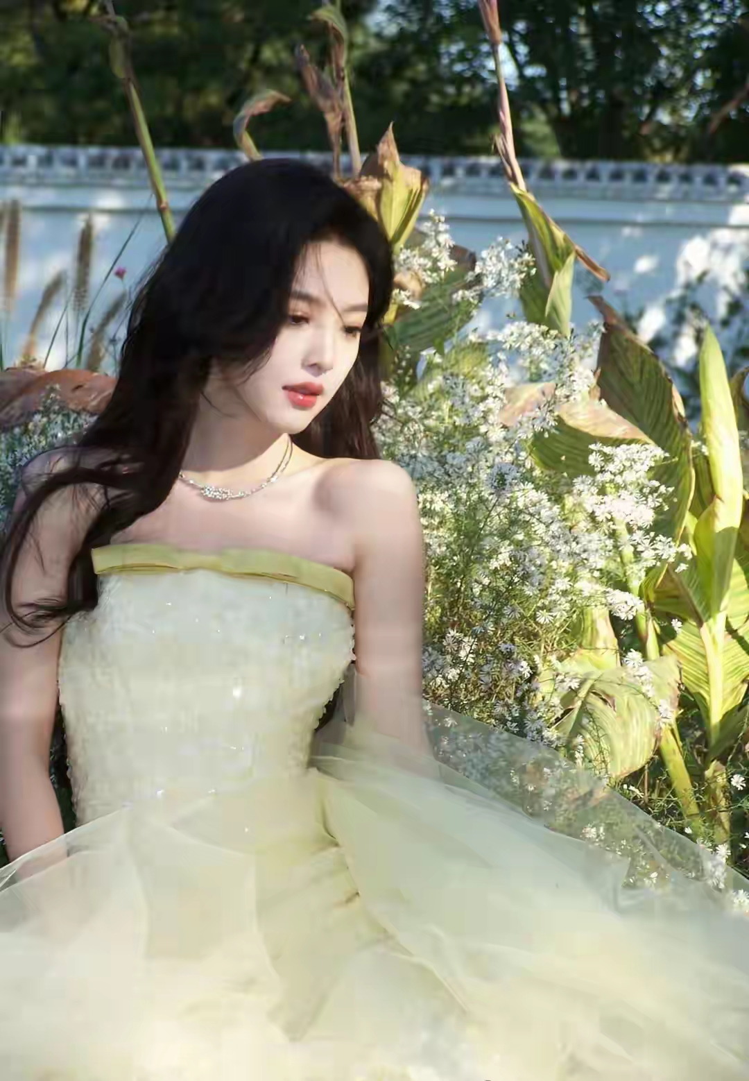 章若楠真是氛围感美女的代表！每次看到她，都感觉像走进了青春电影里。 她...